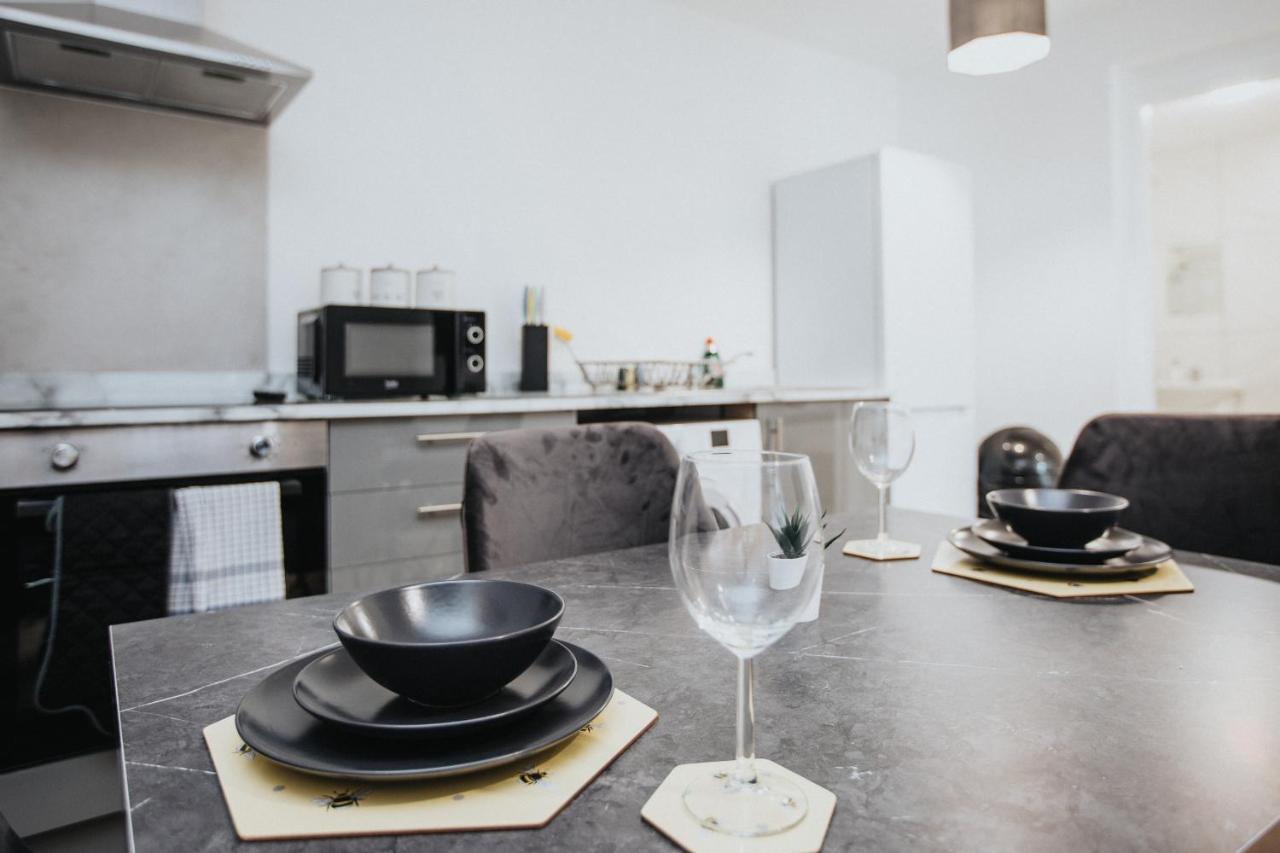 York Villas Free Parking Included Liverpool Exterior foto