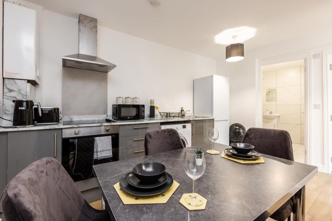 York Villas Free Parking Included Liverpool Exterior foto